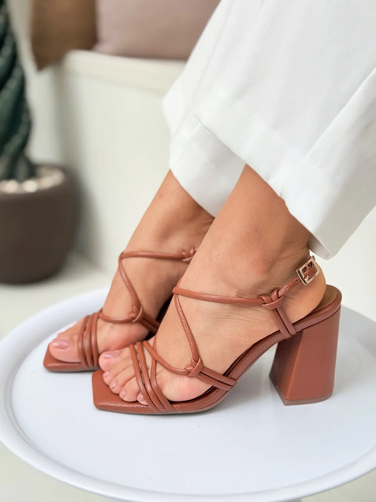 TACON CUERO ASTRID MIEL 7.5