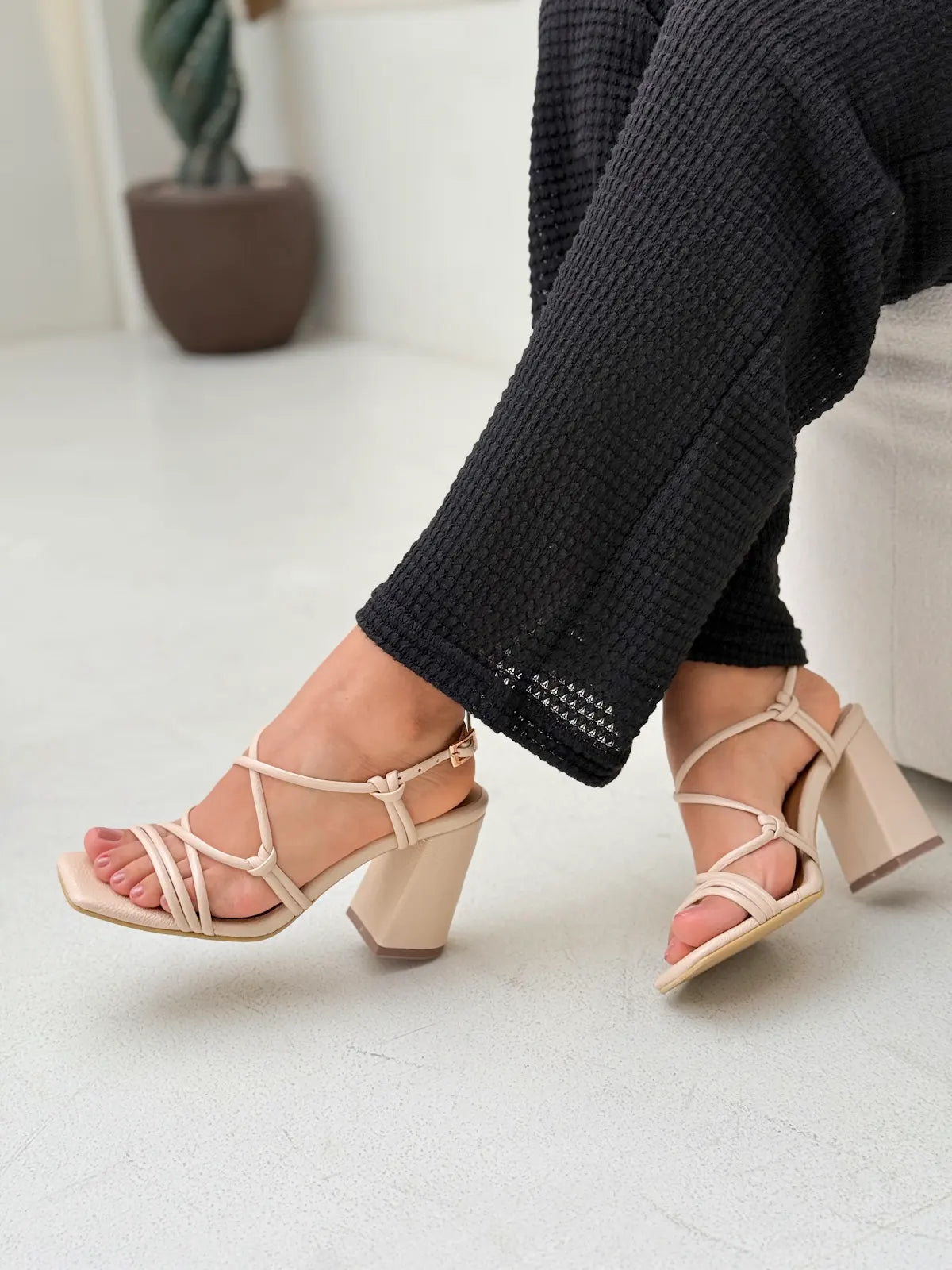 TACON ASTRID BEIGE 7.5