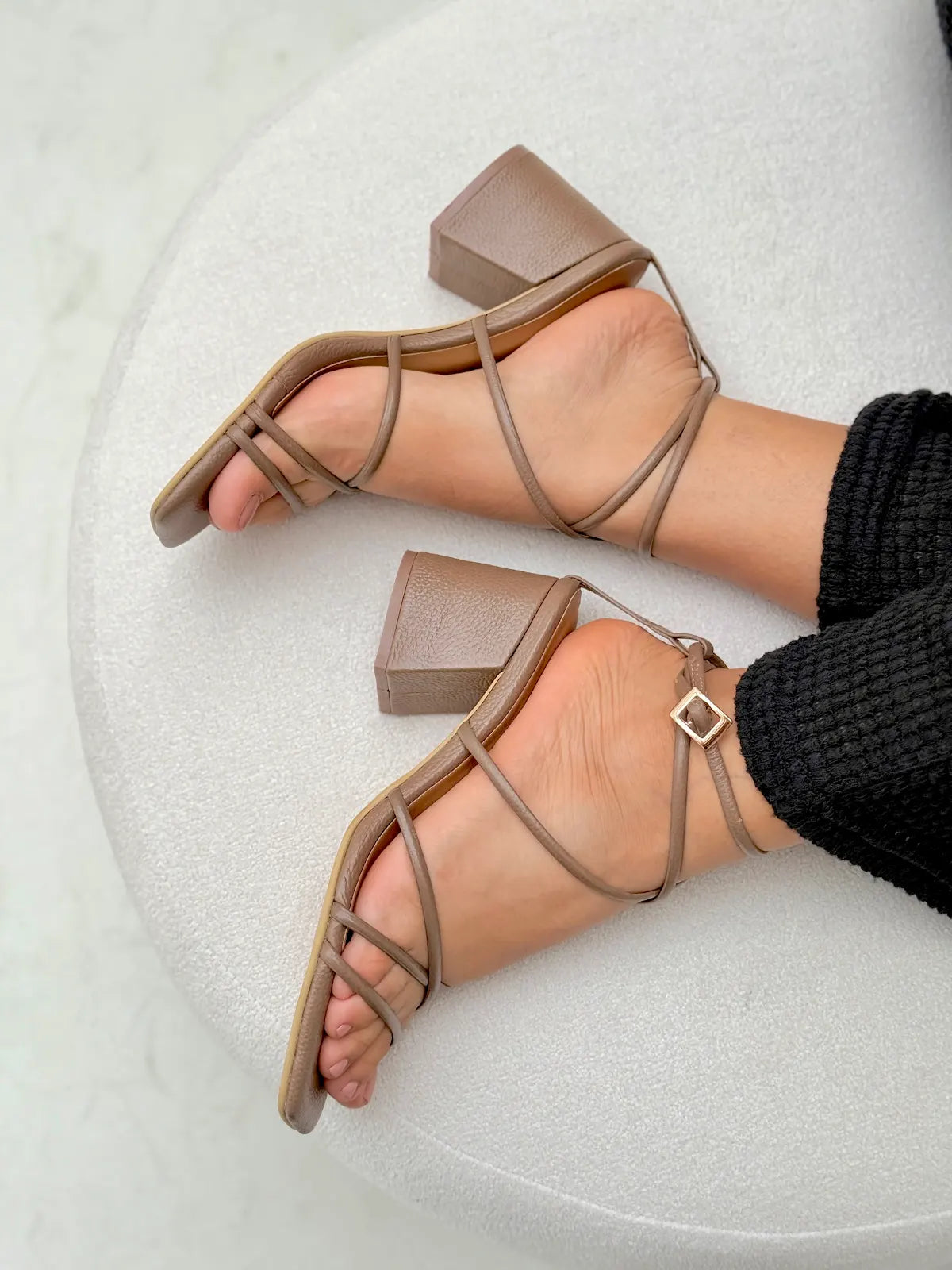 TACON CUERO ROXANA MOCCA 5.5