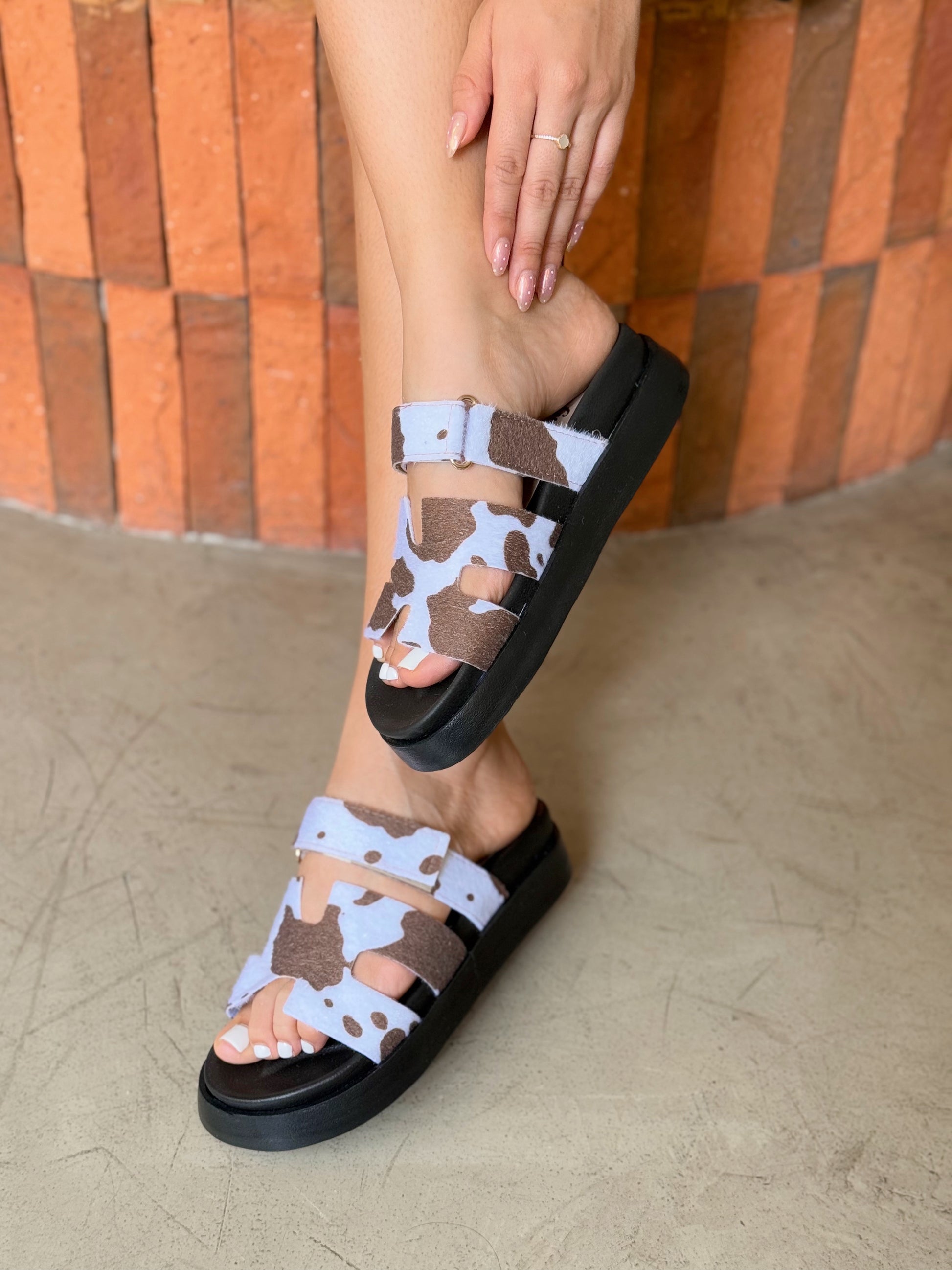 SANDALIA ZULMA VACA CAFE